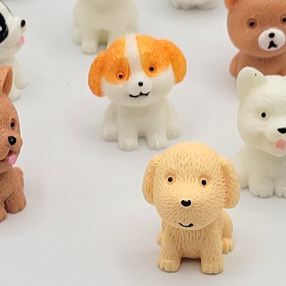 12 Assorted Breeds of Puppy Dogs Sitting  Miniatures Resin 1" Figurines - Picture 6 of 8